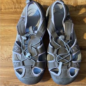 Outland Size 7 Solstice Gray Lavender Women's Sandals Shoes